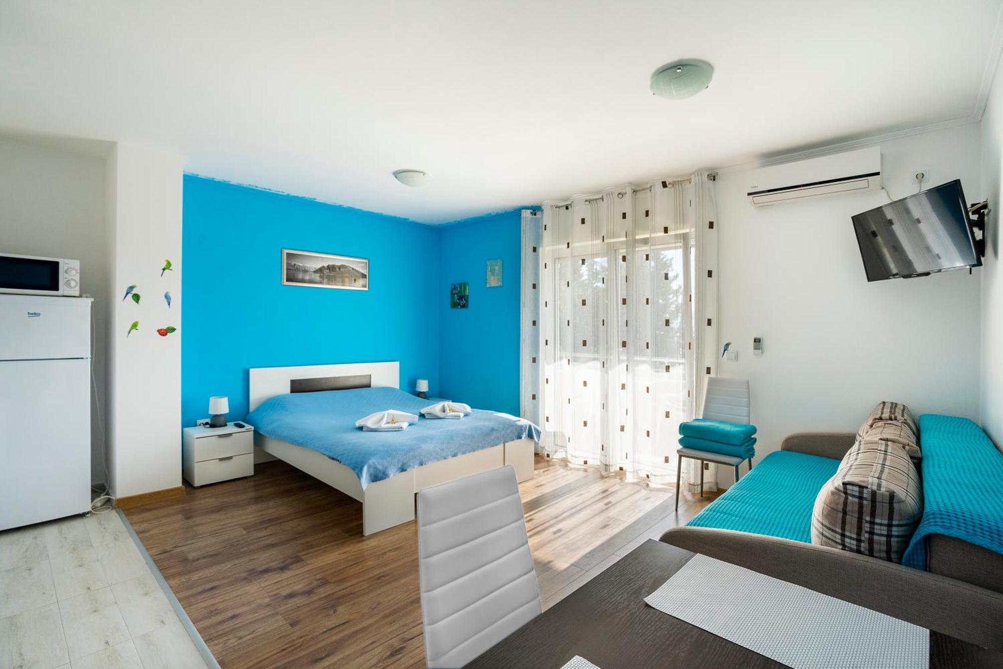 Apartments Viktoria Tivat Exteriör bild